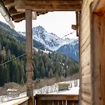Hacklerhof 3 *